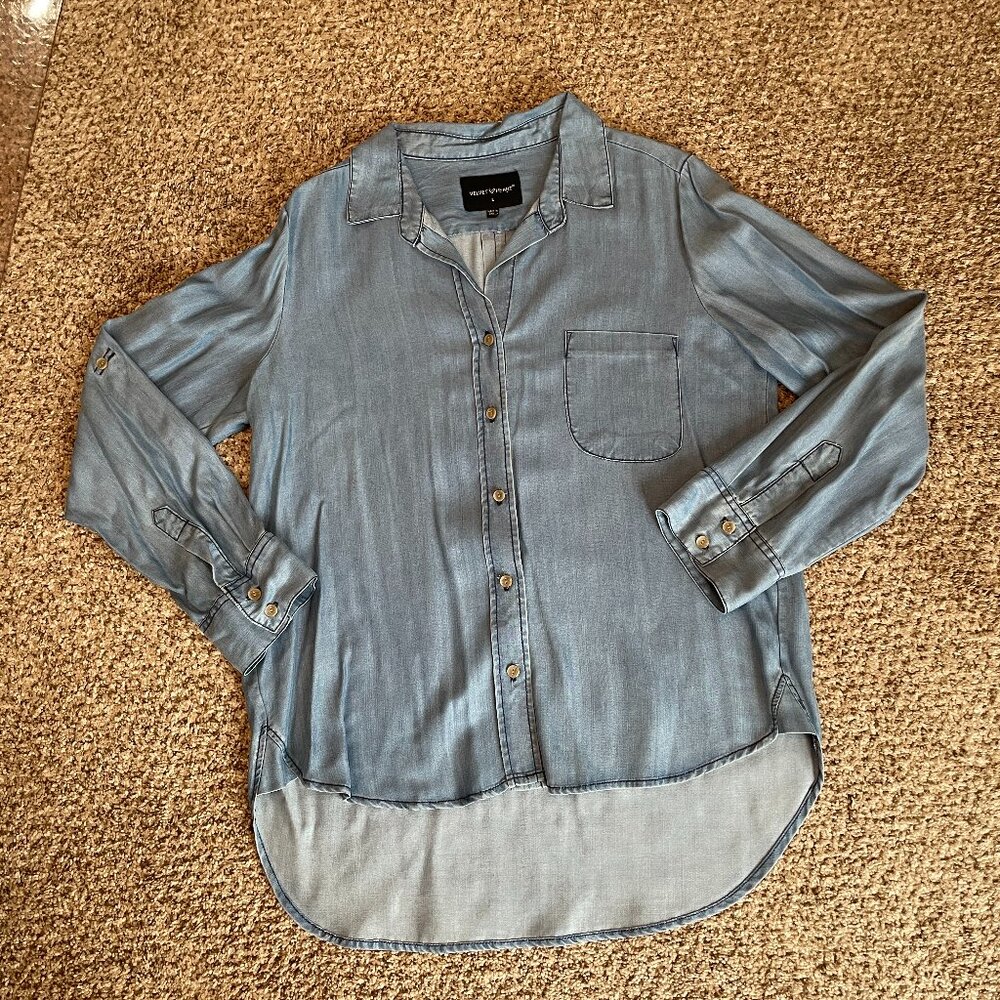 Size Large Velvet Heart chambray long sleeved button down